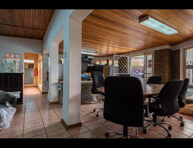 990M² RETAIL FOR SALE IN TURFFONTEIN